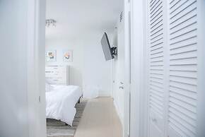 Modern Brickell Condo With Ocean City Views