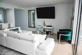 Modern Brickell Condo With Ocean City Views