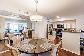 Stylish 3B Condo w Water Views Minutes From Beach