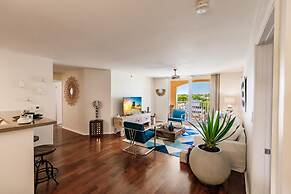 Stylish 3B Condo w Water Views Minutes From Beach