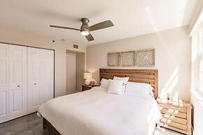 Stylish 3B Condo w Water Views Minutes From Beach