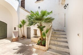 2043 Antica Dimora Stasi by Barbarhouse