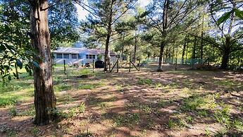 Ranch Home w Games Hot Tub and Beautiful Scenery