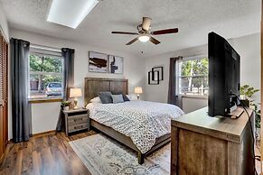 Ranch Home w Games Hot Tub and Beautiful Scenery