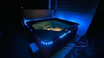 Ranch Home w Games Hot Tub and Beautiful Scenery