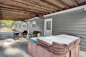 Ranch Home w Games Hot Tub and Beautiful Scenery