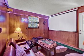 Ranch Home w Games Hot Tub and Beautiful Scenery