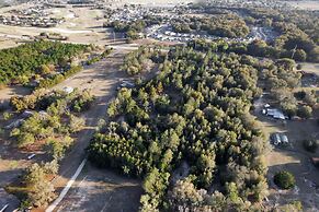 Ranch Home w Games Hot Tub and Beautiful Scenery