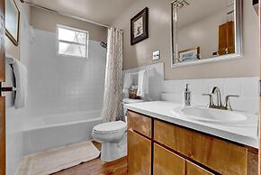 Ranch Home w Games Hot Tub and Beautiful Scenery