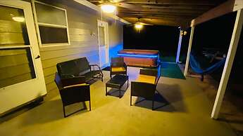 Ranch Home w Games Hot Tub and Beautiful Scenery