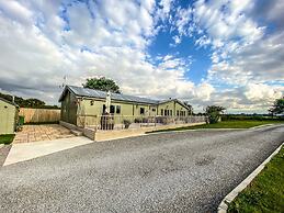 Beautiful 3-bed Luxury Private Lodge in York