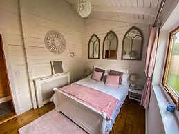 Beautiful 3-bed Luxury Private Lodge in York