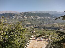 Maison de la Vallee Private Guest House Great View