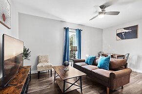 Stylish 1BR Near UT Highland Evonify