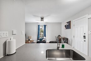 Stylish 1BR Near UT Highland Evonify