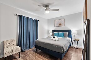 Stylish 1BR Near UT Highland Evonify