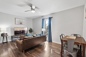 Stylish 1BR Near UT Highland Evonify