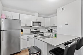 Stylish 1BR Near UT Highland Evonify