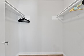 Stylish 1BR Near UT Highland Evonify