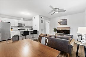 Stylish 1BR Near UT Highland Evonify