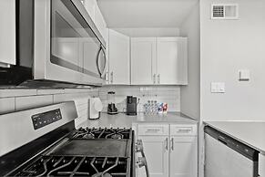 Stylish 1BR Near UT Highland Evonify