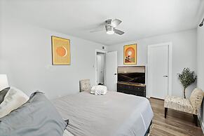 Stylish 1BR Near UT Highland Evonify