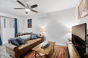 Stylish 1BR Near UT Highland Evonify