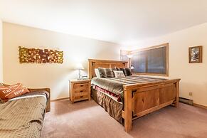 Ski Run #102 by Summit County Mountain Retreats