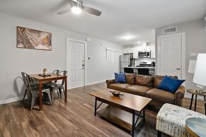 Stylish 2BR Near UT Highland Evonify