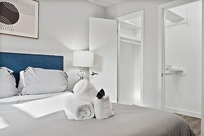 Modern 2BR Near UT Hyde Park Evonify