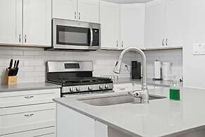 Stylish 1BR Near UT Highland Evonify