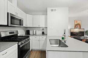 Stylish 1BR Near UT Highland Evonify