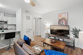 Stylish 1BR Near UT Highland Evonify