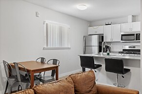 Stylish 1BR Near UT Highland Evonify