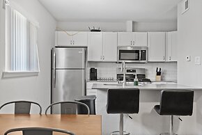 Stylish 1BR Near UT Highland Evonify