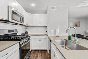 Stylish 1BR Near UT Highland Evonify