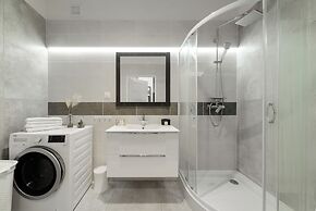 Lumina apart near Cinema Museum