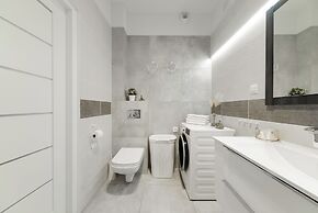 Lumina apart near Cinema Museum