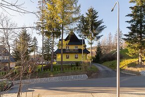 Salamandra Apartment by Renters Prestige