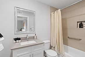 Stylish 1BR Near UT Highland Evonify