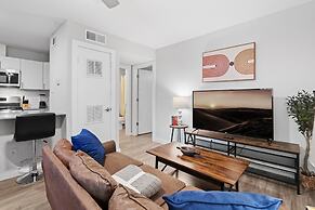 Stylish 1BR Near UT Highland Evonify