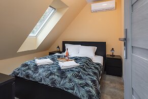 House Ostoya Wrzosowo by Renters