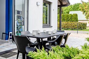 House Ostoya Wrzosowo by Renters