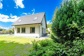 House Ostoya Wrzosowo by Renters
