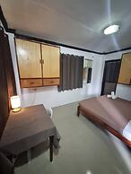 Flo Bed and Breakfast