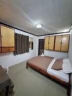 Flo Bed and Breakfast