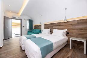 Deluxe Suites Santorini