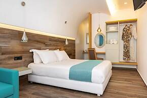 Deluxe Suites Santorini