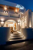 Deluxe Suites Santorini