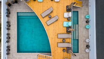 Deluxe Suites Santorini